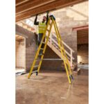 Werner Fibreglass Stepladder 10 Tread - Image 3