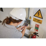 VDE Slimline Plain Slot Screwdriver - Image 2